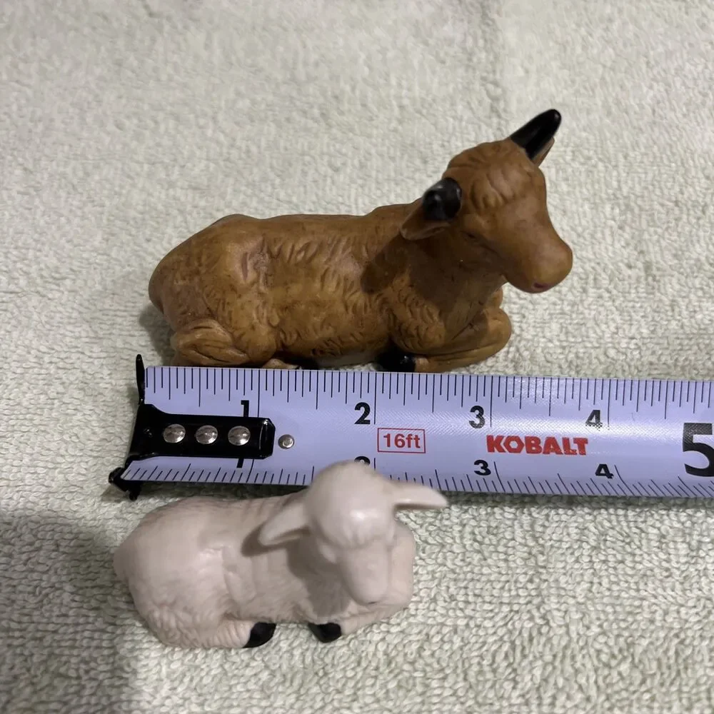 Vintage Unidentified Porcelain COW SHEEP Nativity Replacement Pieces Porcelain